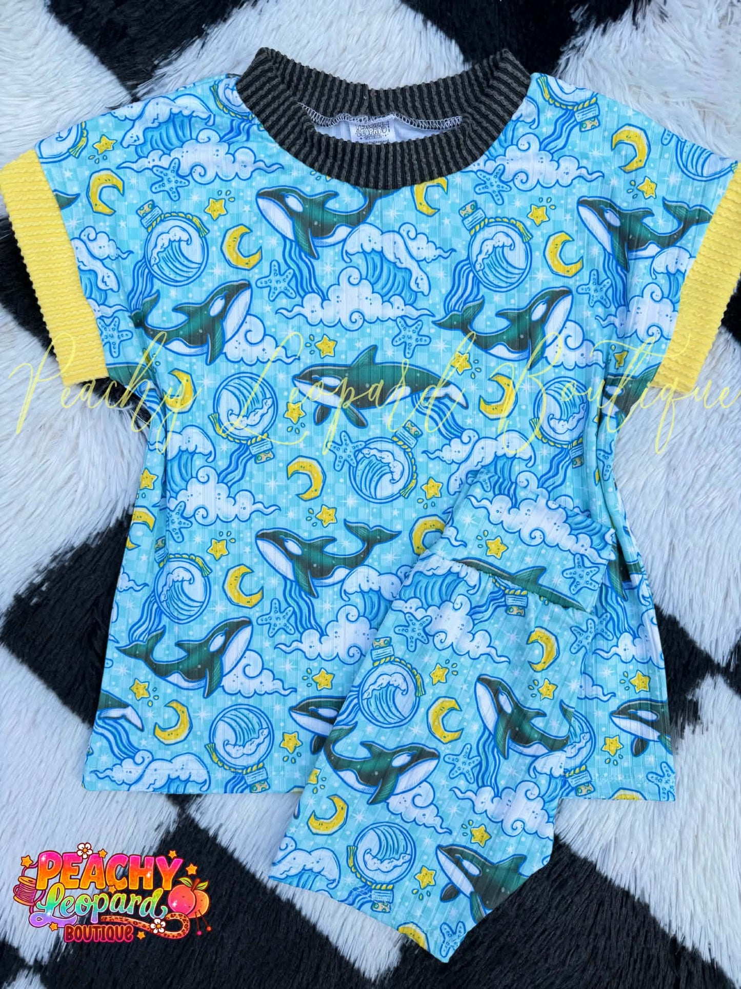 2t Lounge Tee & Bikers - Orcas